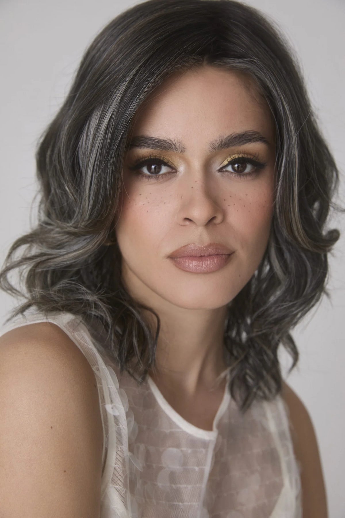 Amore Rohan Heat Friendly Synthetic Wig - Medium Layered Waves Mono Top