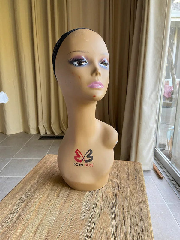 Mannequin with Logo 20