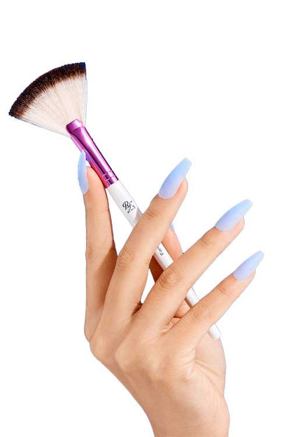 Gold Finger Gel Glam Manicure GC15 Hand Model Front