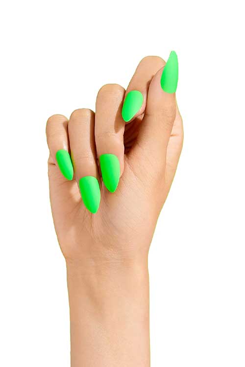 Gold Finger Gel Glam Manicure GC17 Hand Model Front