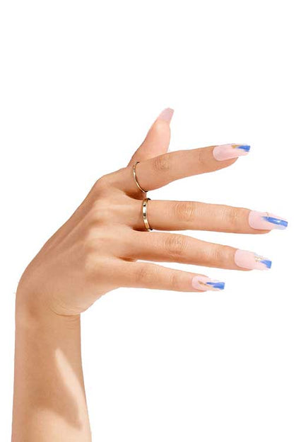 Kiss Gold Finger Gel Glam GD15 Hand Model