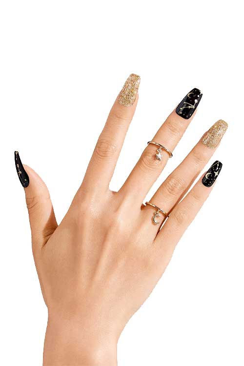 Kiss Gold Finger Gel Glam GD16 Hand model