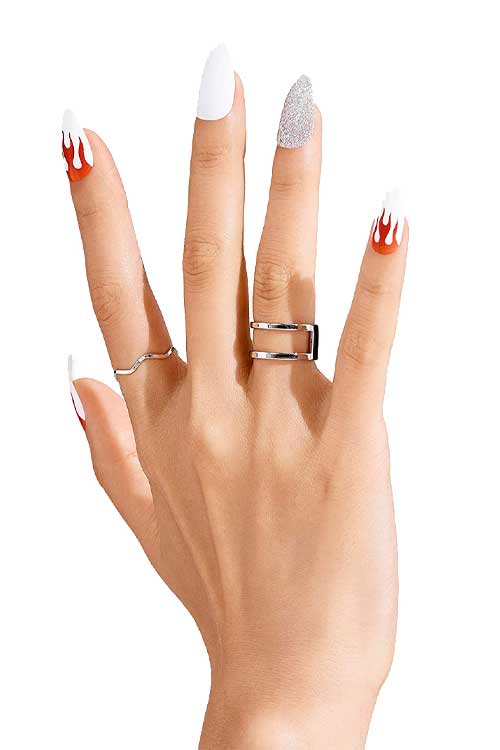 Kiss Gold Finger Gel Glam GD21 Hand Model Side