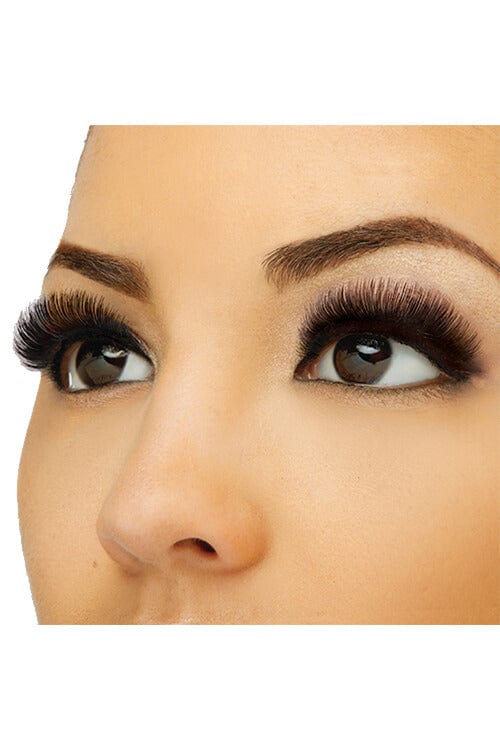 Kiss i-Envy Hollywood Strip Lashes KPE38 Lash Model