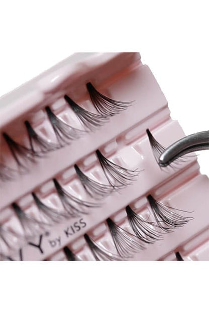 Kiss KPE01B Lash Packaging Lash Tray Off